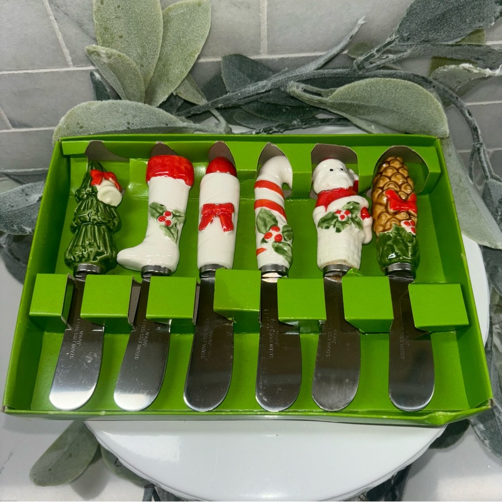 Vintage Holiday Themed Cheese Knives Spreaders Set of 6